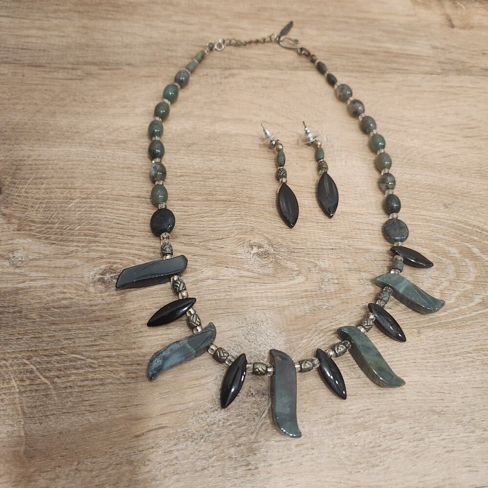 Vtg Necklace Earring Set Obsidian & Nephrite Jade Metal Beads Beautiful Estate